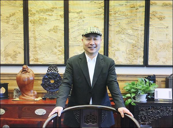 此次展览由中国家具协会传统家具专业委员会主席团主席黄俊豪承办