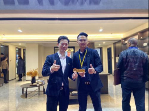 乐居整装总经理 黄锦(左)&赛拉维CLV.DESIGN总经理 张为彬(右)