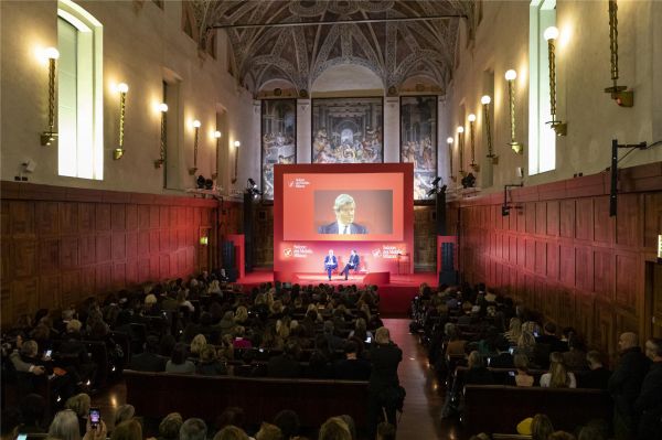 第59届米兰国际家具展新闻发布会:设计优雅加入宣言