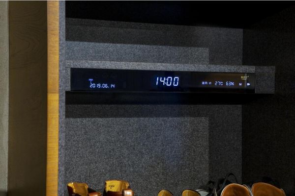 守护家人健康!索菲亚重磅推出智能衣物护理柜