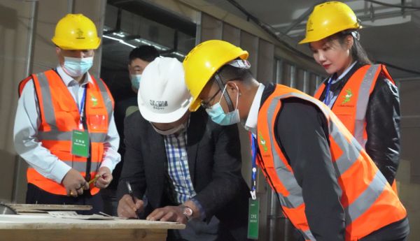 兔宝宝主动 “公证检测”,当好工装市场“品质推手”