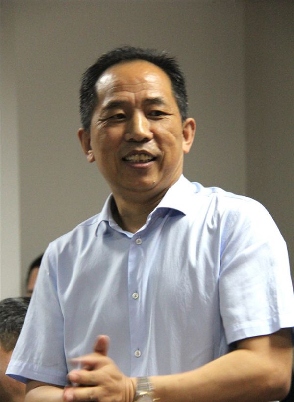 河南欧凯龙家居有限公司总裁(永久荣誉会长)吴大伟先生发言