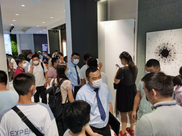 疫后首秀|3D无漆木门再成建博会人气聚集地