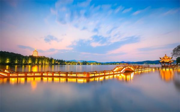 摄图网_500565596_banner_西湖夜景(企业商用).jpg