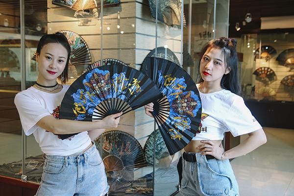 百年老字号王星记扇子为何深受年轻人追捧