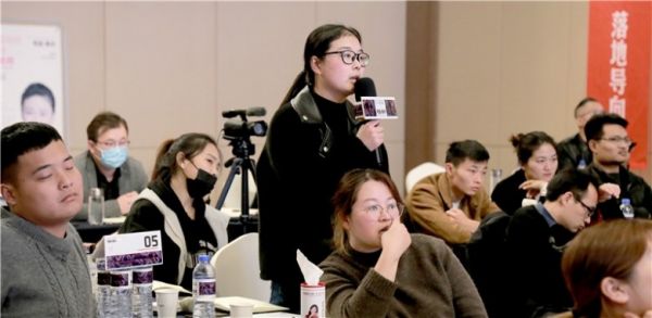 《弯道·赛点》全案思维·色彩|设计如何出“色”