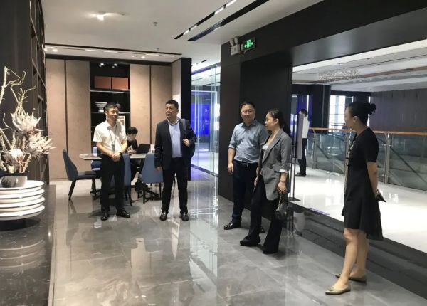 全国工商联执行秘书长李国华一行莅临箭牌家居定制,助力未来新发展!