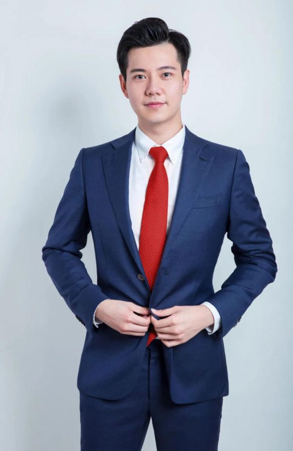 勇于创变,大自然家居副总裁佘嘉浚荣获“Home M³-年度新锐人物”奖