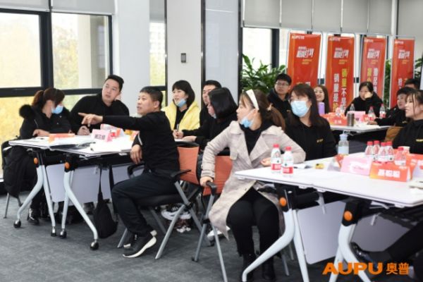 奥普照明综合店快速扩张的背后:赋能经销商“轻装上阵”