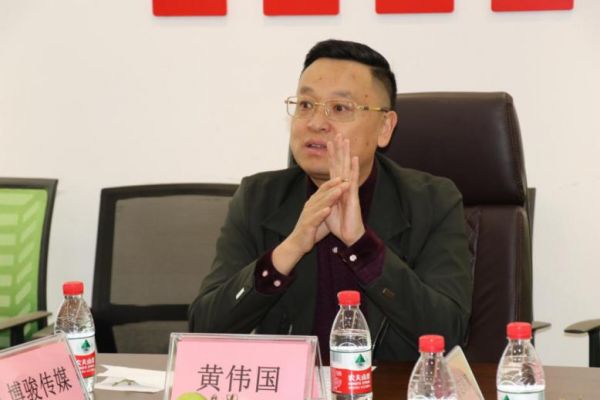 人民网、环球网等媒体参访团走进诗尼曼,体验“全球定制之都”优秀品牌的非凡实力