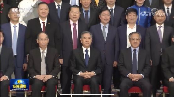 月星集团丁佐宏:像抓主业一样投身光彩事业858.png