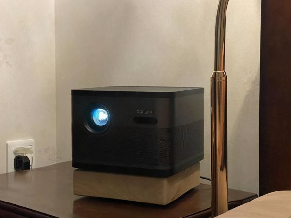 极米NewZ8X有哪些优缺点?为什么不要买当贝投影仪?