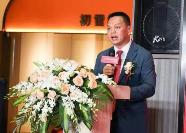 (武汉思索未来家居董事长刘恒斌先生)