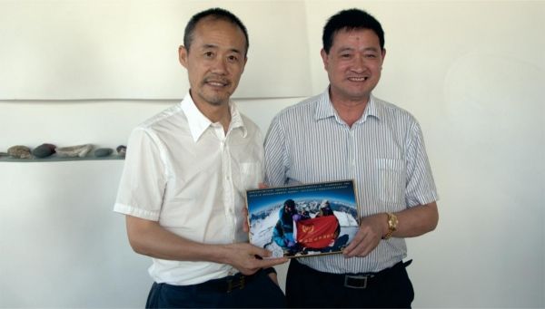 是什么，让王石担任了世友<a target=