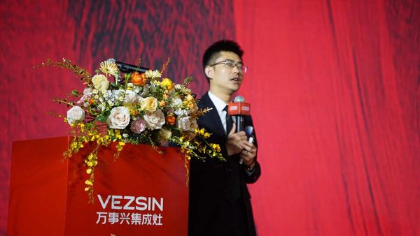 (图为万事兴品牌运营总经理张光辉)