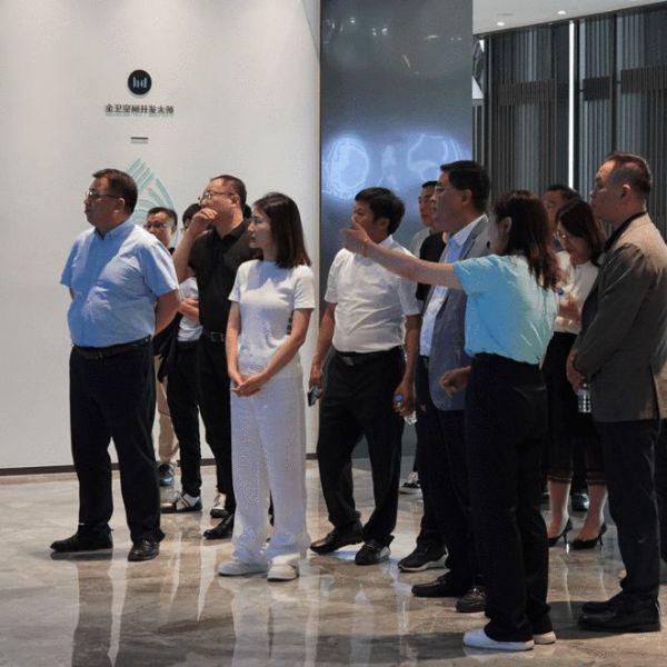 全国工商联家具装饰业商会一行到访惠达<a target=