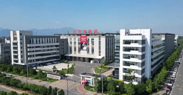 金凯德室内门和入户门双双入选“2023央国资房地产开发企业优选供应商(民族品牌)”