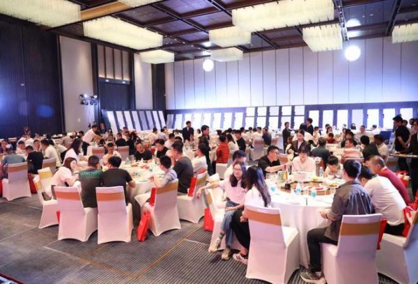 2023冠珠瓷砖新品合作推介会(江门站)成功签约40+装饰企业、现场收定近60W+