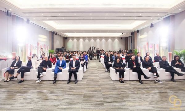点亮中国好设计!2024中国家博会华钻奖颁奖典礼(民用家具展专场)举办