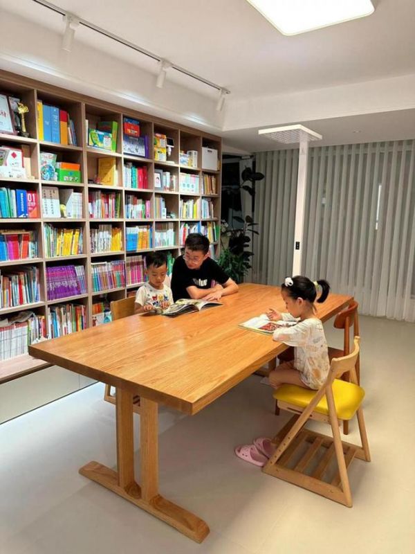 原木装修设计火爆,开放式书房桌成新时代家装标配