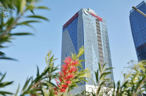 多角度协同发力，大自然家居实现实木<a target=