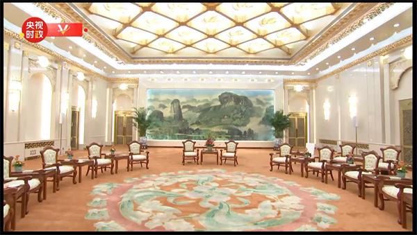 李忠信红木:以匠心叩问百年,让品牌照亮文化传承之路