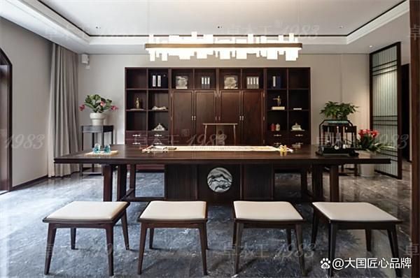 红木家具龙头企业聚焦:十大标杆品牌,诠释从设计到交付的全程品质