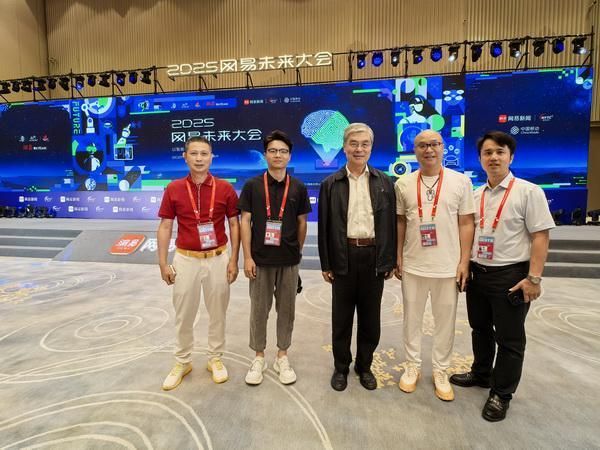 传统工艺与AI共舞,李忠信红木以智能见未来
